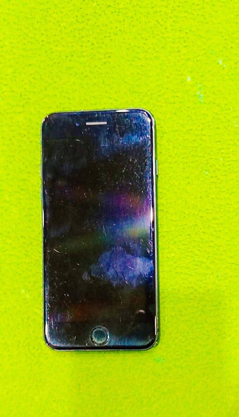 Apple iPhone 7 2