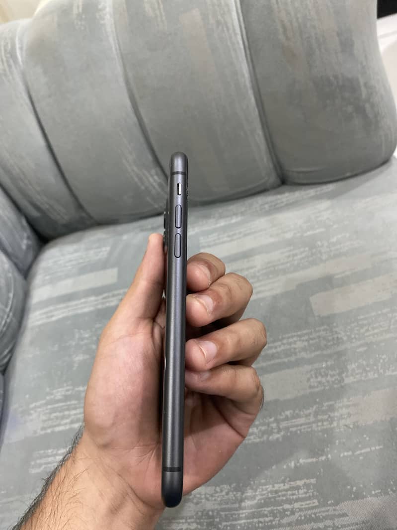 Apple iPhone 11 2