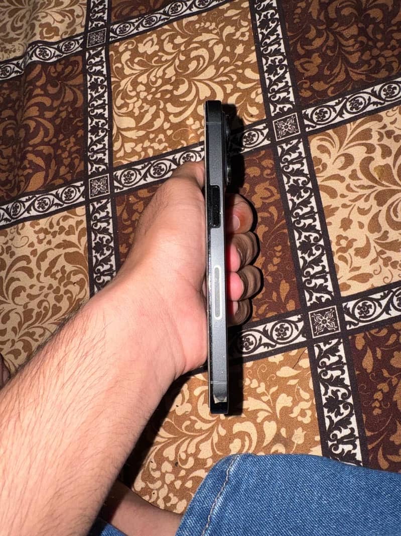 iPhone 14 pro 3