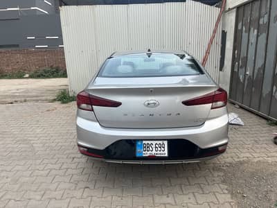Hyundai Elantra 2023