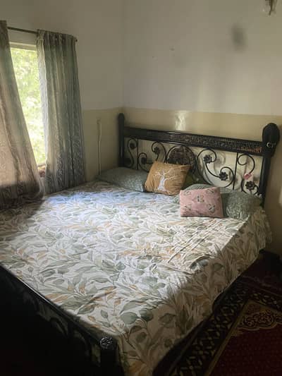 Bed for sale in excellent condition. Lightly used