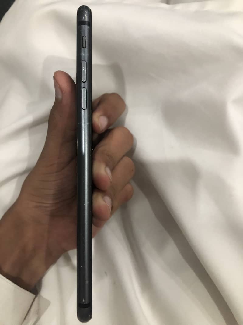 Apple iPhone 8 Plus 2