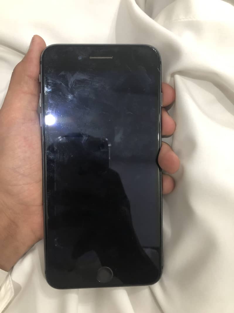 Apple iPhone 8 Plus 4