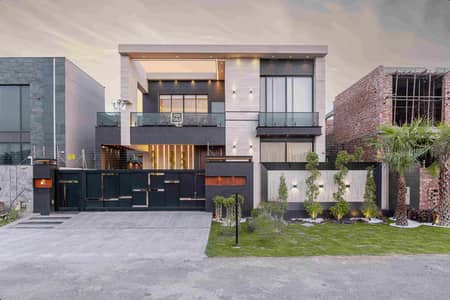 ANW REAL ESTATE PROUDLY OFFERS: 1 KANAL ELEGANT AND FULLY MAINTAINED SUPER HOT LOCATED BUNGALOW IS AVAILABLE IN THE BEST BLOCK OF DHA PHASE 1 LAHORE.