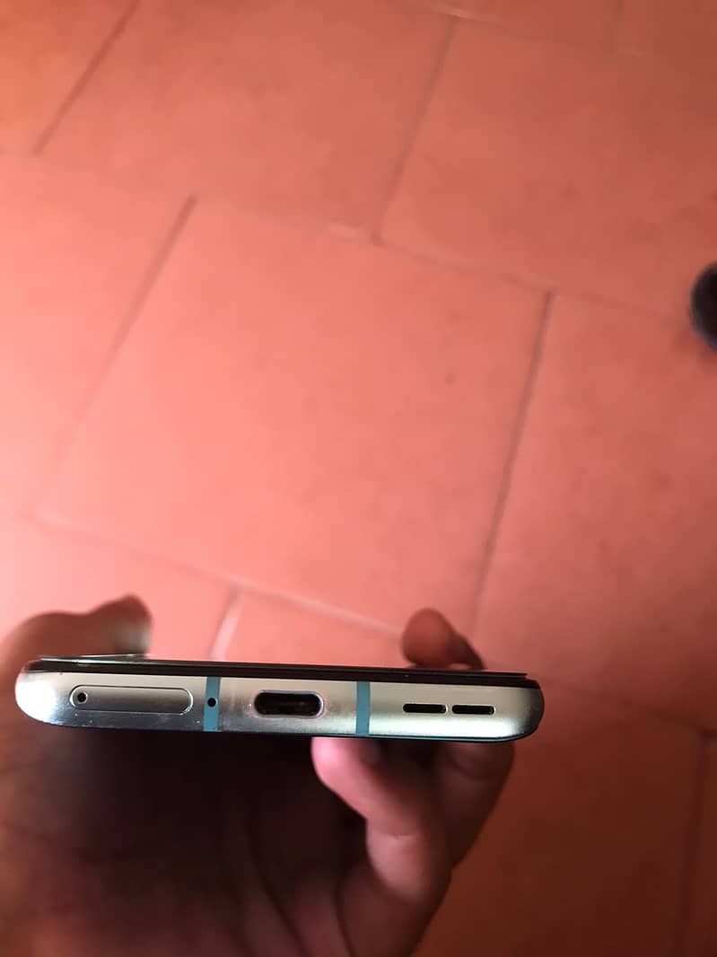 One Plus 8T 4