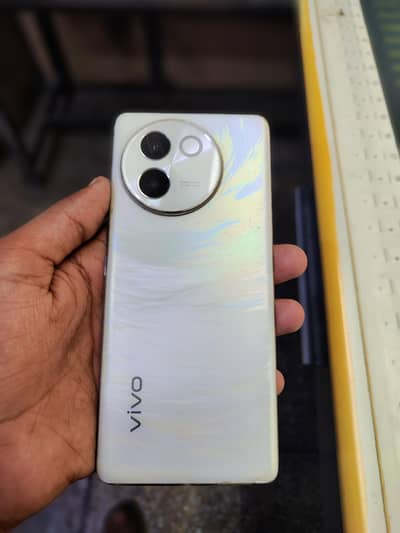 Vivo V30e