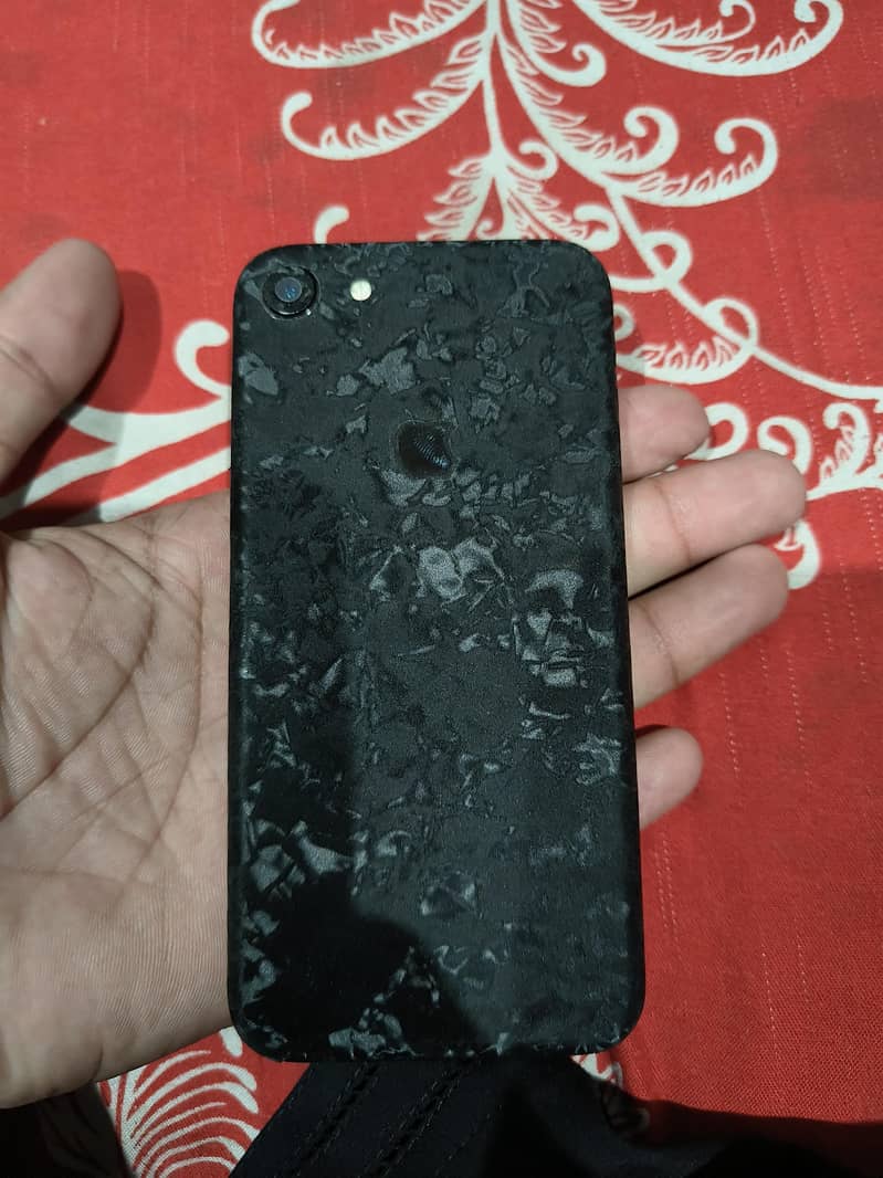 Apple iPhone 7 0