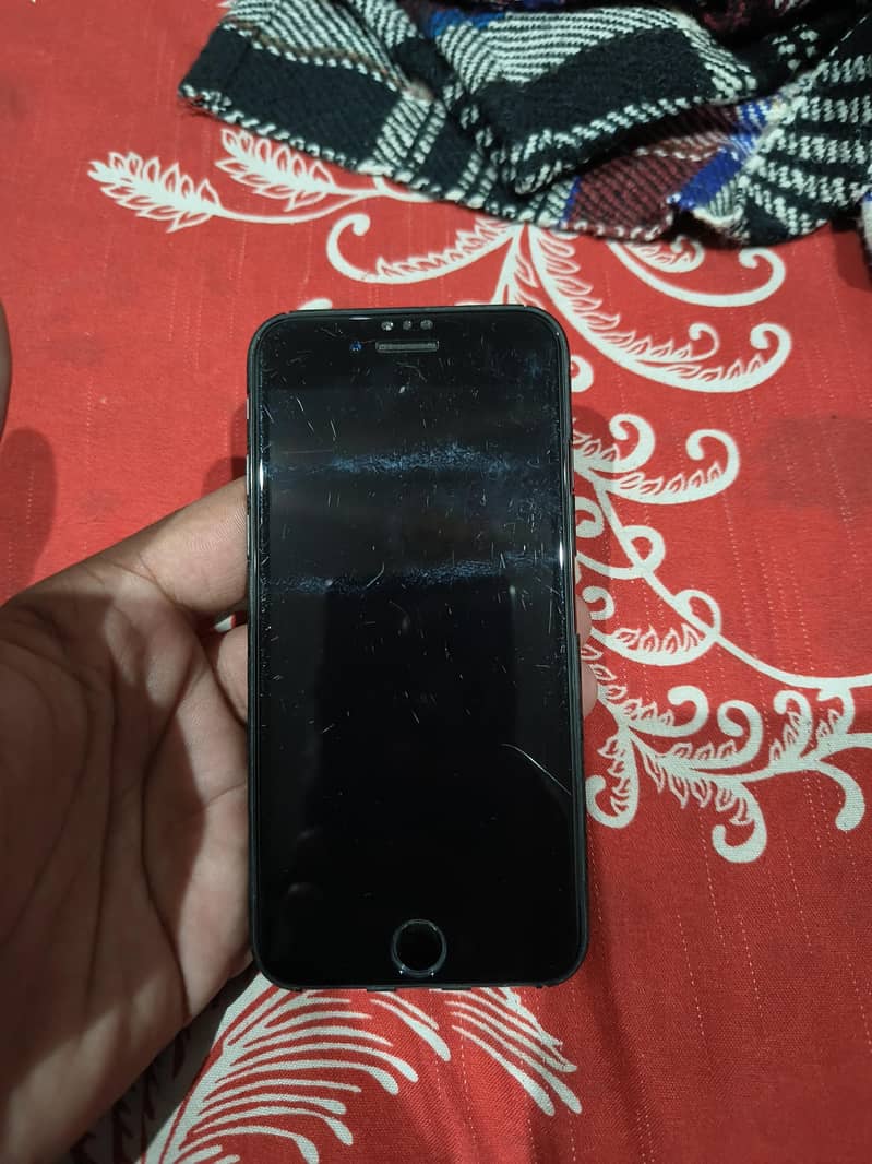 Apple iPhone 7 1