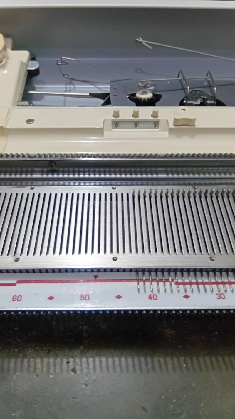 SINGER.  KNITTING. MACHINE 9