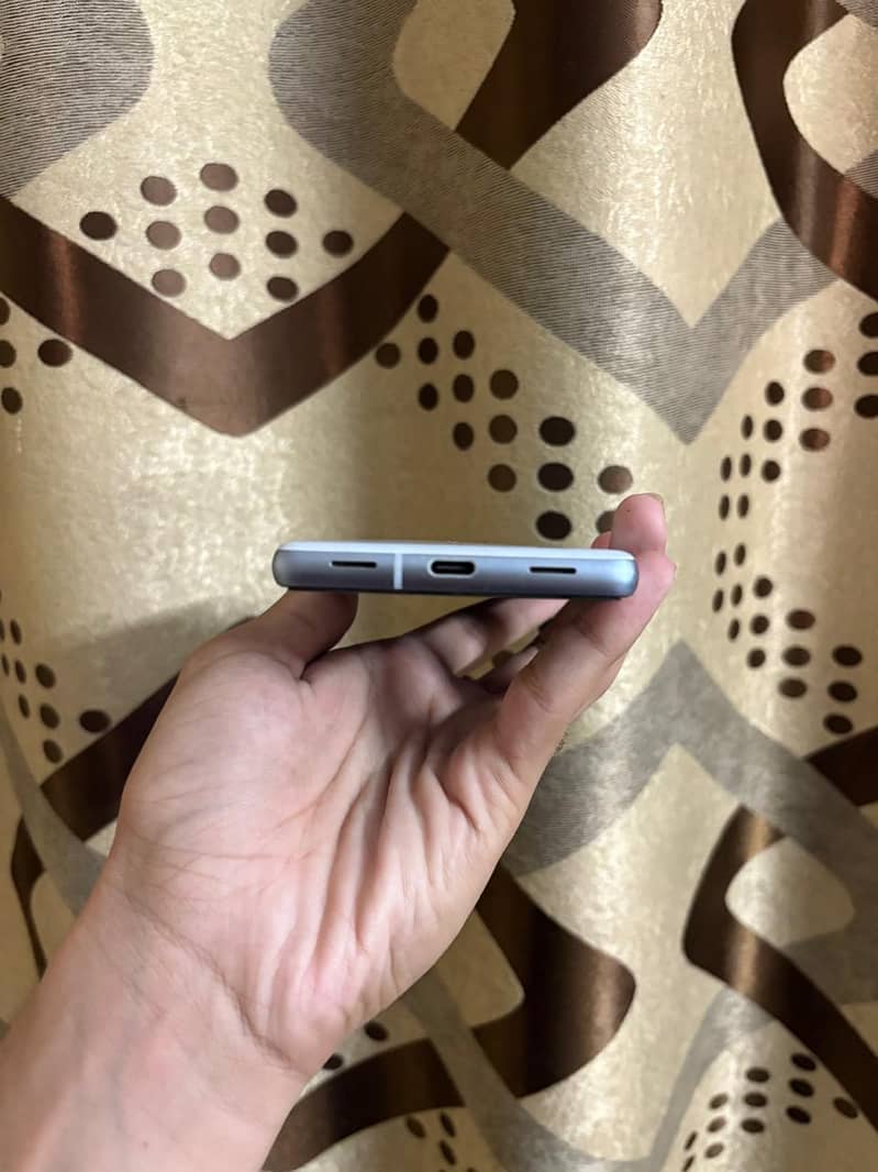 Google Pixel 7a 1