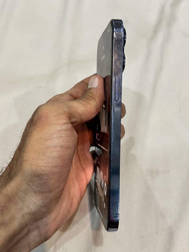 Apple iPhone 13 Pro Max 1