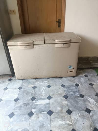 Ambassador Chillers & Waves 2 in 1 Freezer