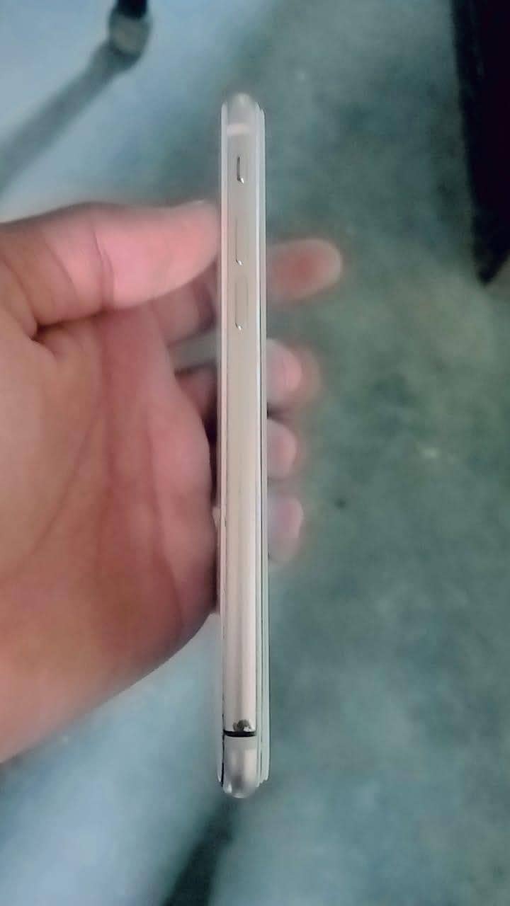 Apple iPhone 8 3
