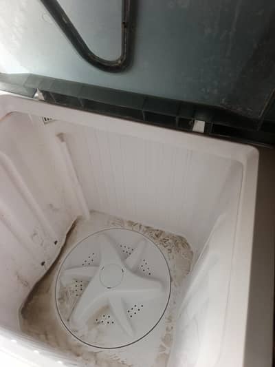 Washing machine new condition hai urgent sale 03394914077