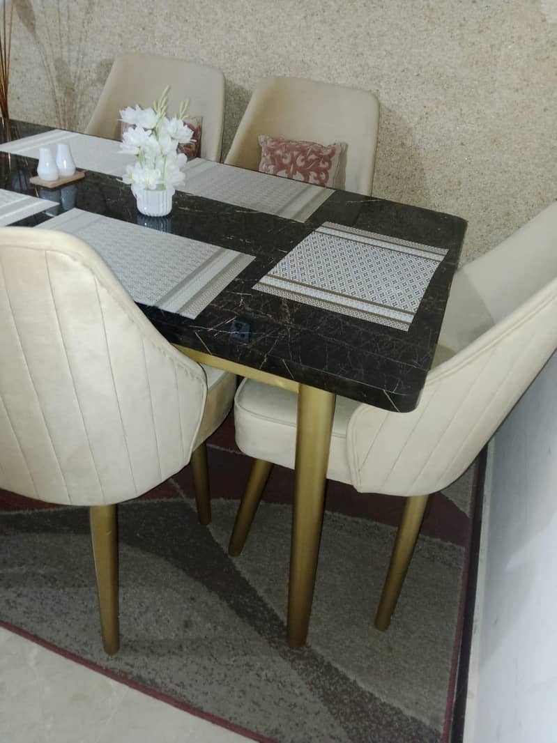 chairs with table 1