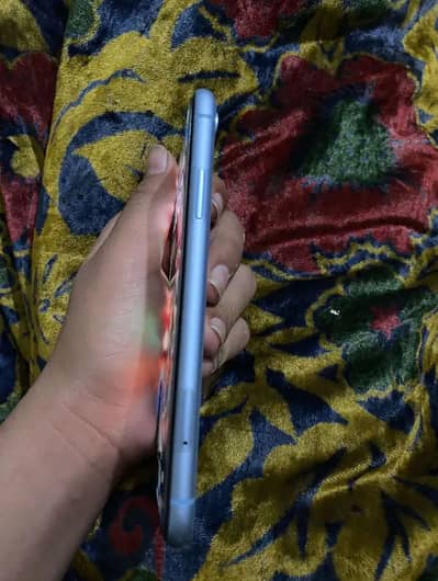 Apple iPhone XR