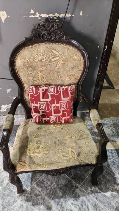 2 Living room chairs for sale