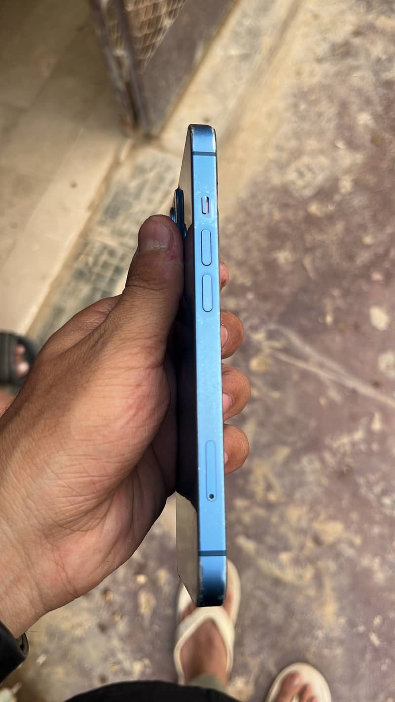 Apple iPhone 13 1