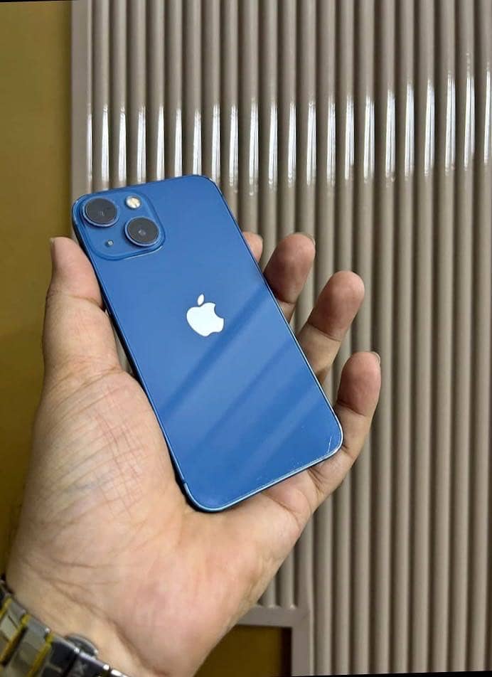 Apple iPhone 13 3