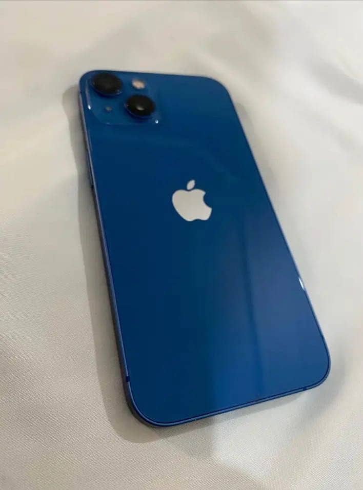 Apple iPhone 13 4