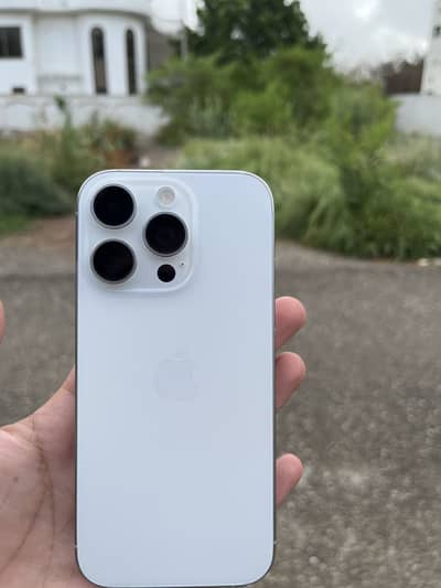 16 PRO FACTORY UNLOCK MINT CONDITION PHONE 94 health128gb