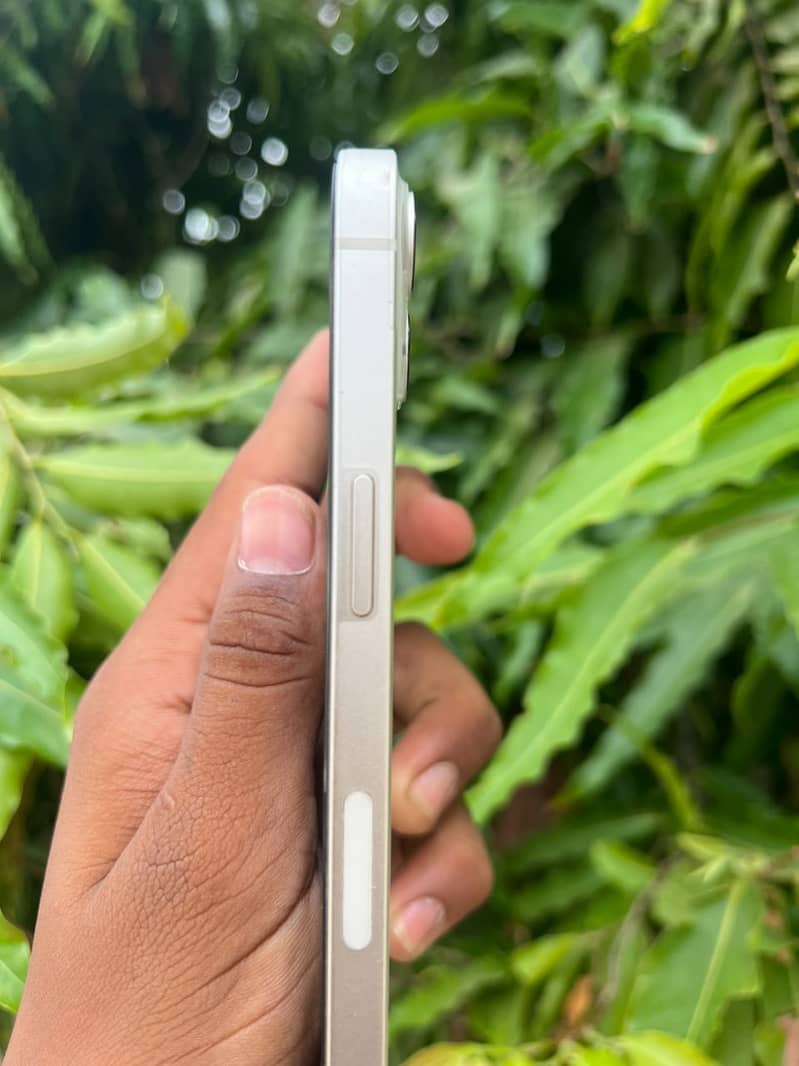 Apple iPhone 13 2