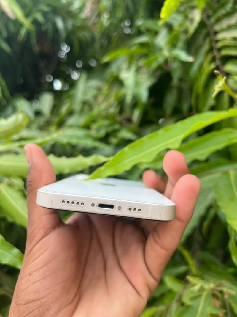 Apple iPhone 13 3