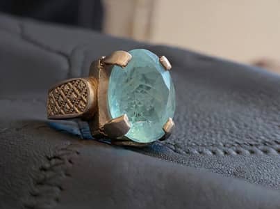 Aquamarine gem with ring