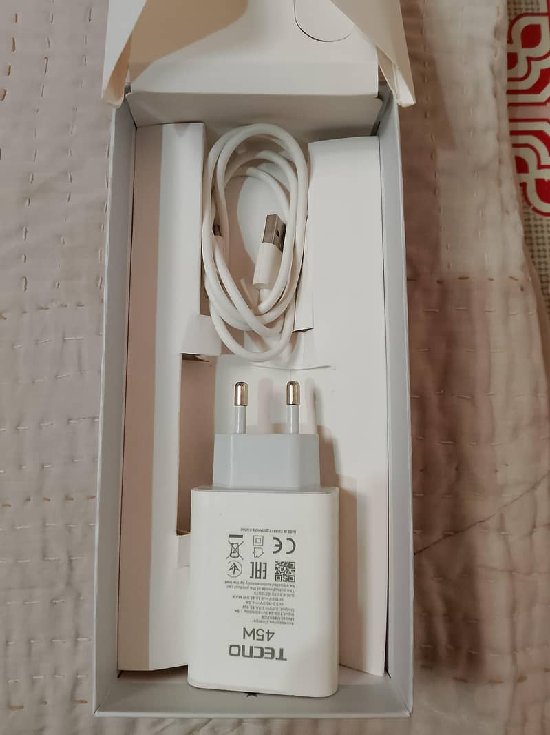 Tecno CAMON 40 Pro 2