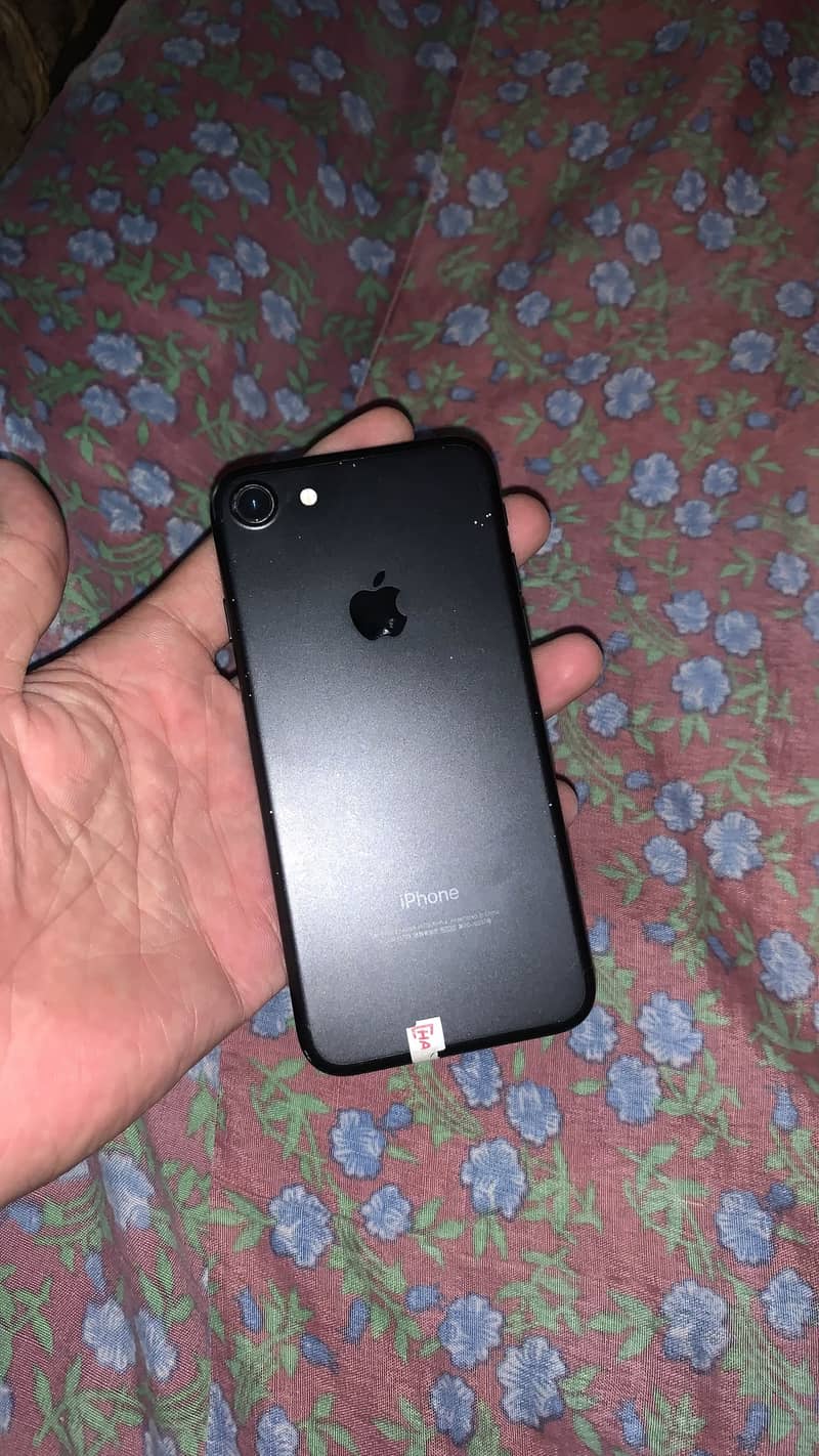 Apple iPhone 7 2