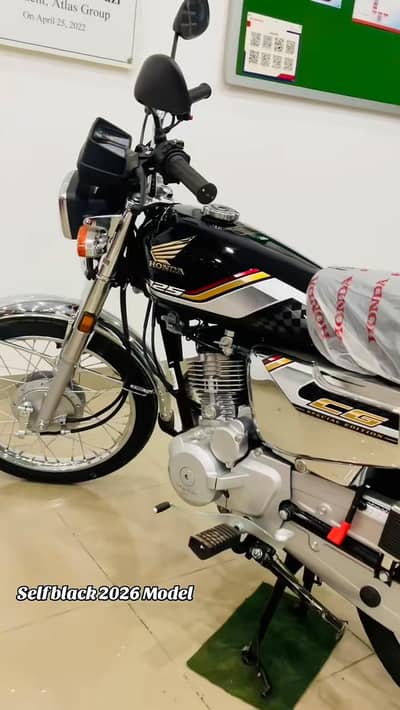Honda cg125 self black used only1400 location pasrur number 0300418274