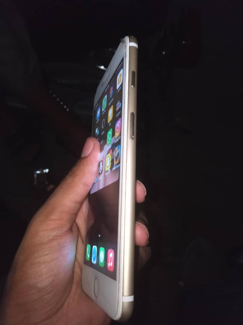 Apple iPhone 7 Plus 3