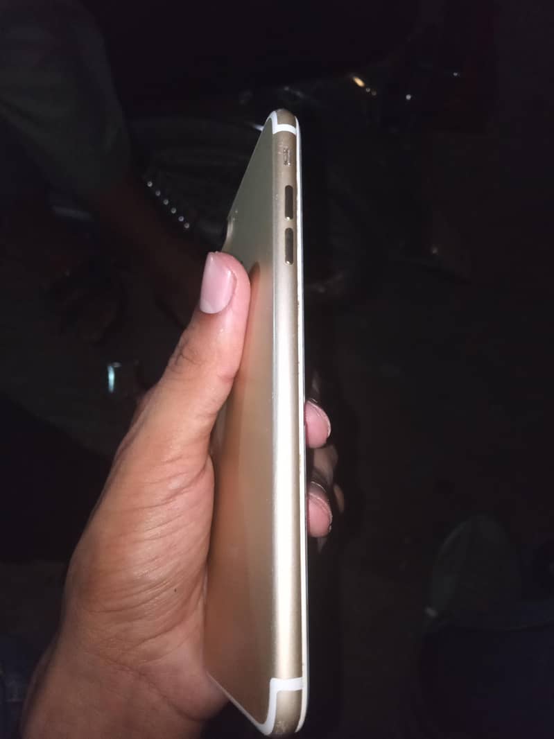 Apple iPhone 7 Plus 4