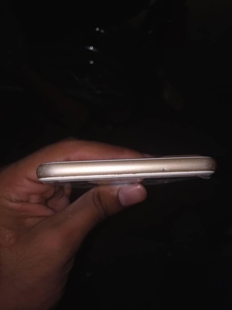 Apple iPhone 7 Plus 6