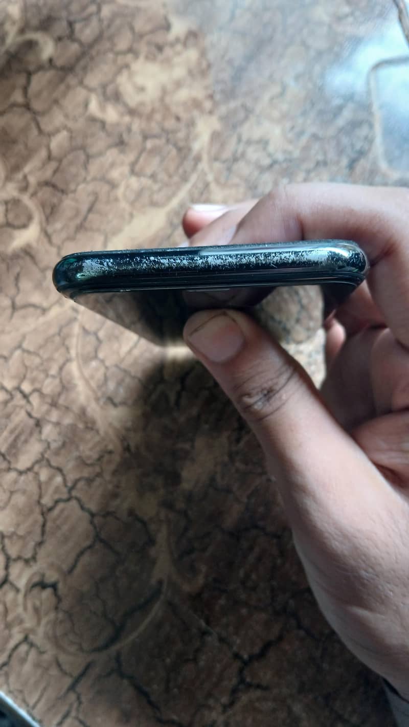Apple iPhone X 5