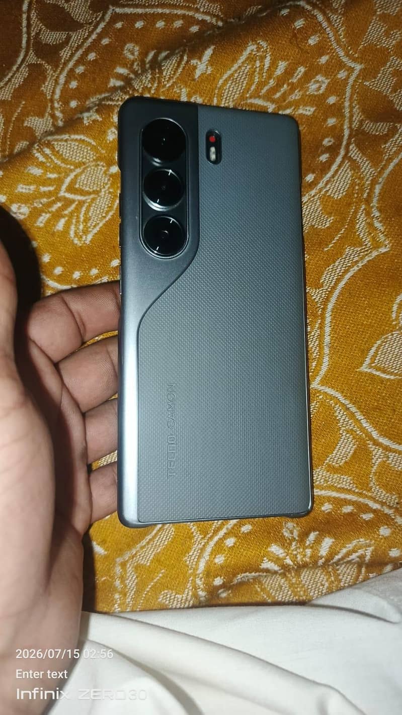 Tecno CAMON 40 Pro 6
