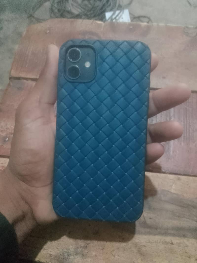Apple iPhone 11 3