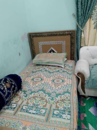Single bed with diamond foam in best quality in wooden tecture