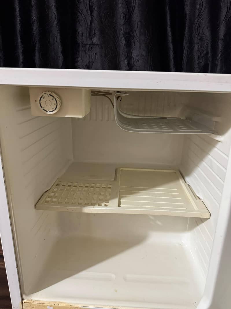 mini fridge 2