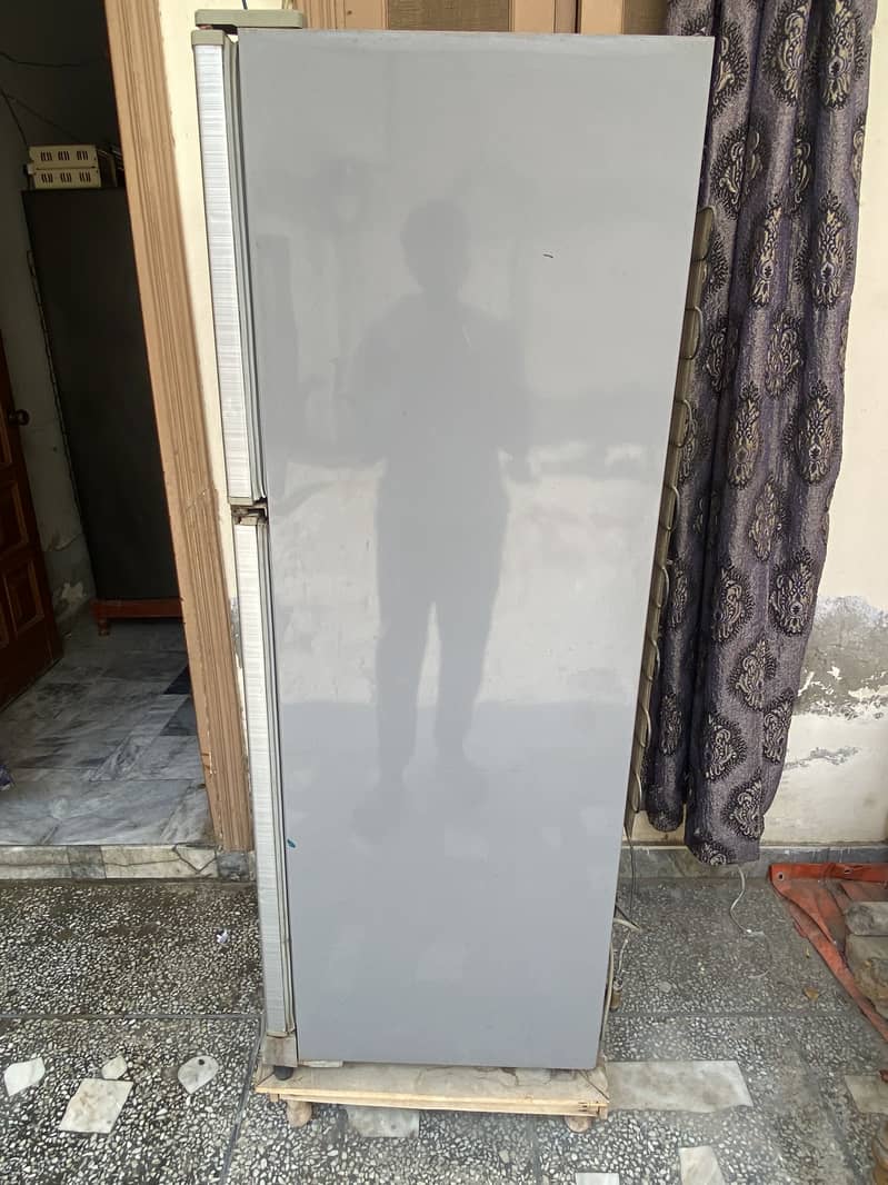 Refrigerator 0
