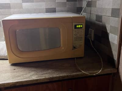 Singer Microwave large capacity