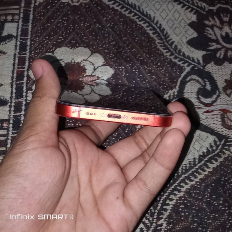 Apple iPhone 12 4