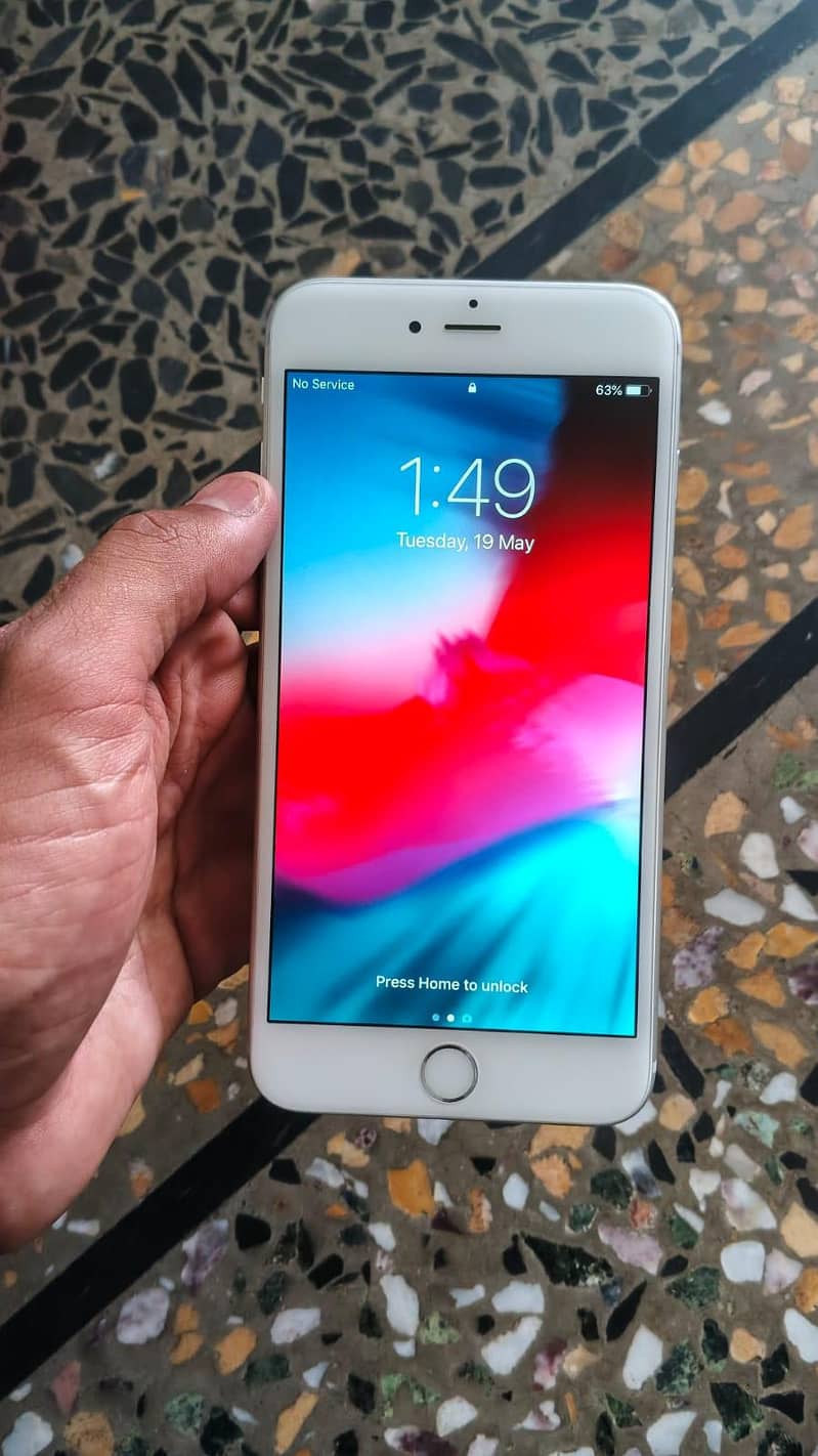 Apple iPhone 6 Plus 3