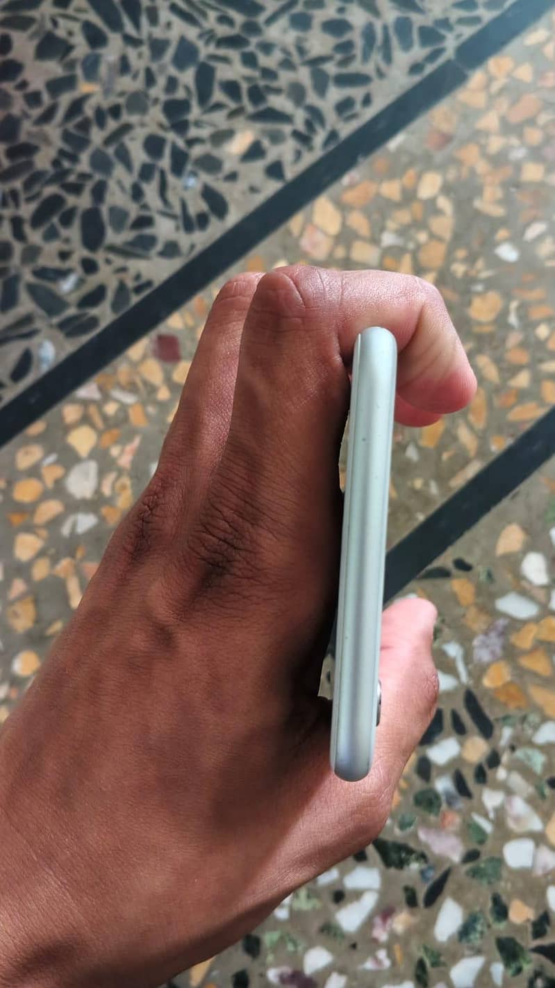 Apple iPhone 6 Plus 4