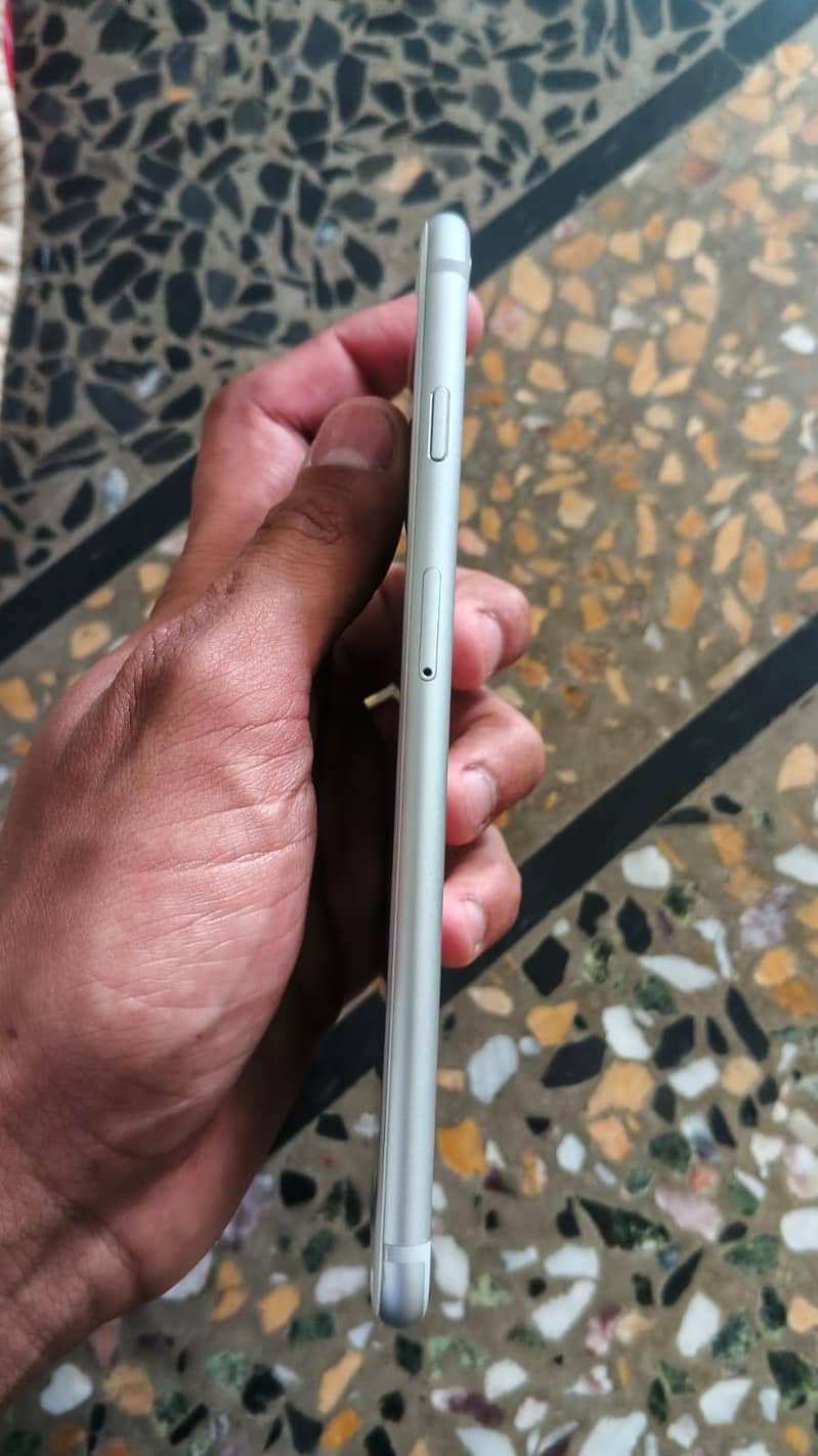 Apple iPhone 6 Plus 5