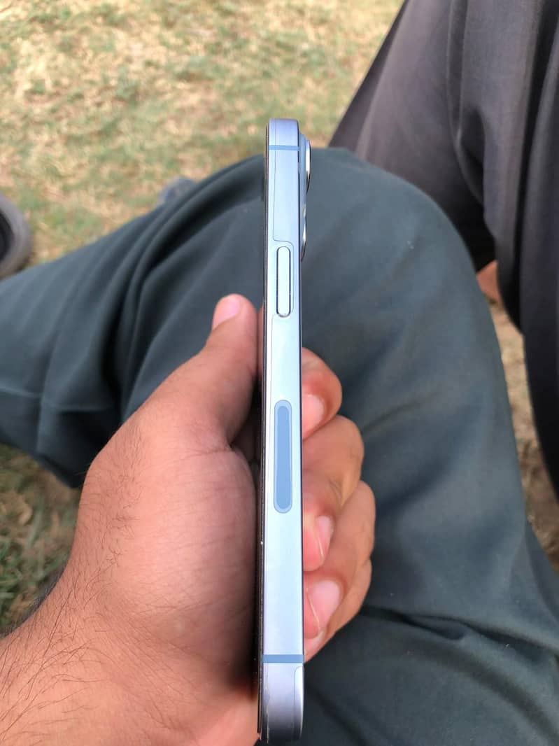 Apple iPhone 14 5