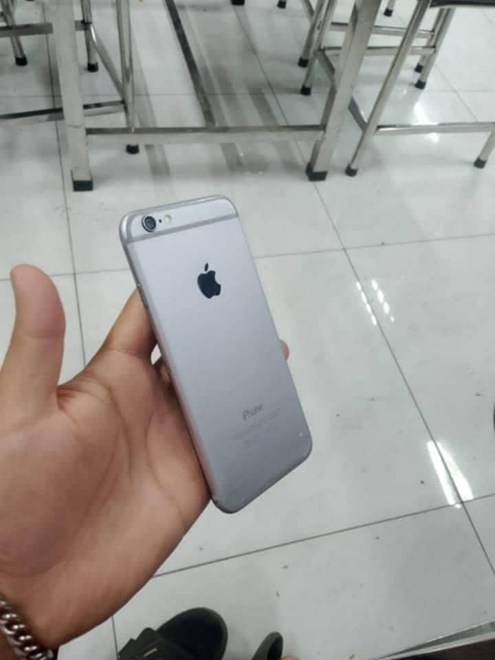 Apple iPhone 6S Plus 0