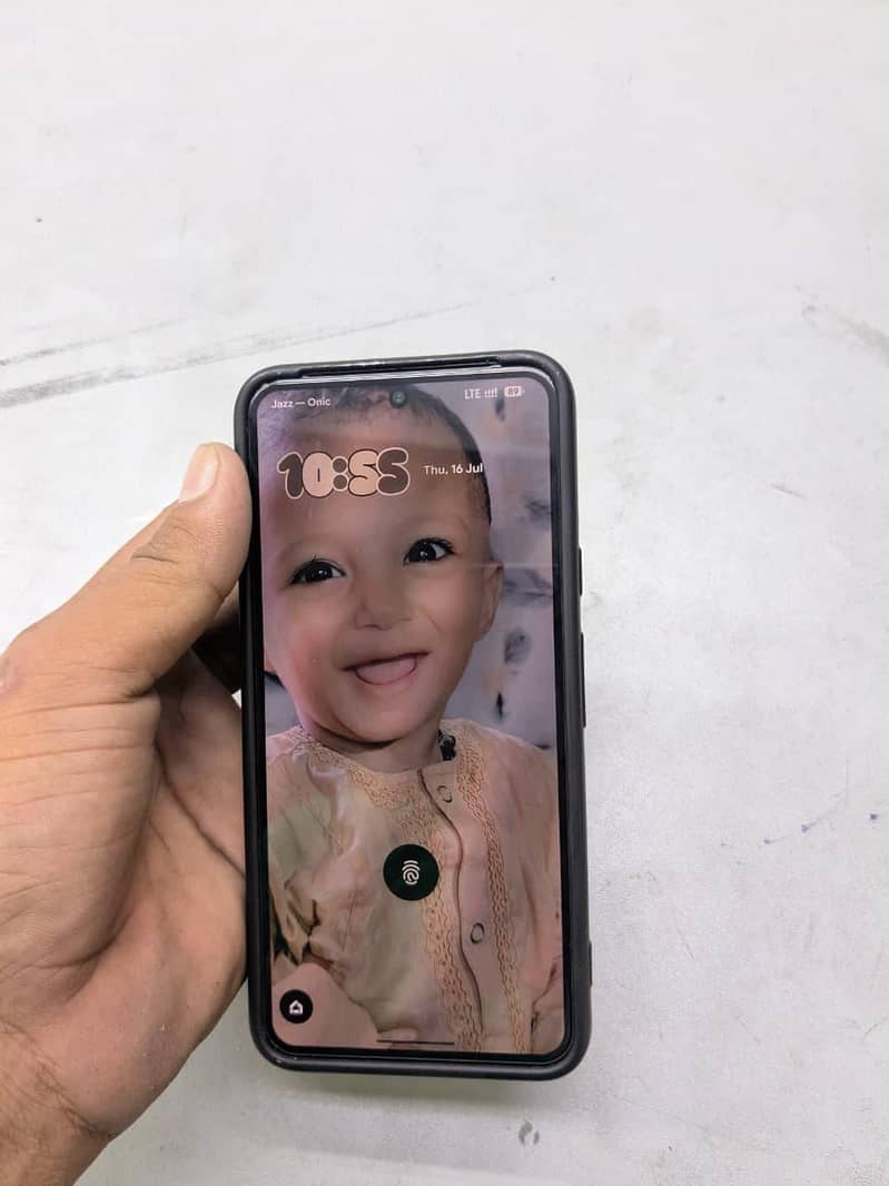 Google Pixel 8 3