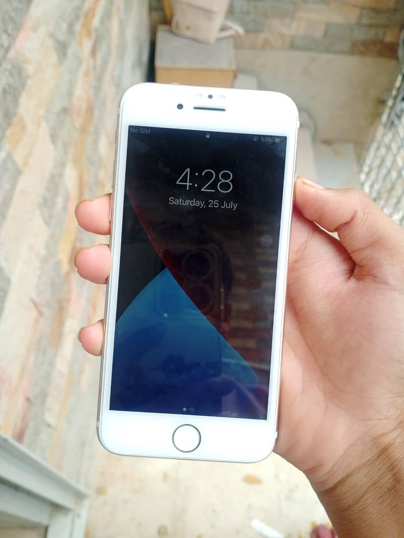 Apple iPhone 7 1