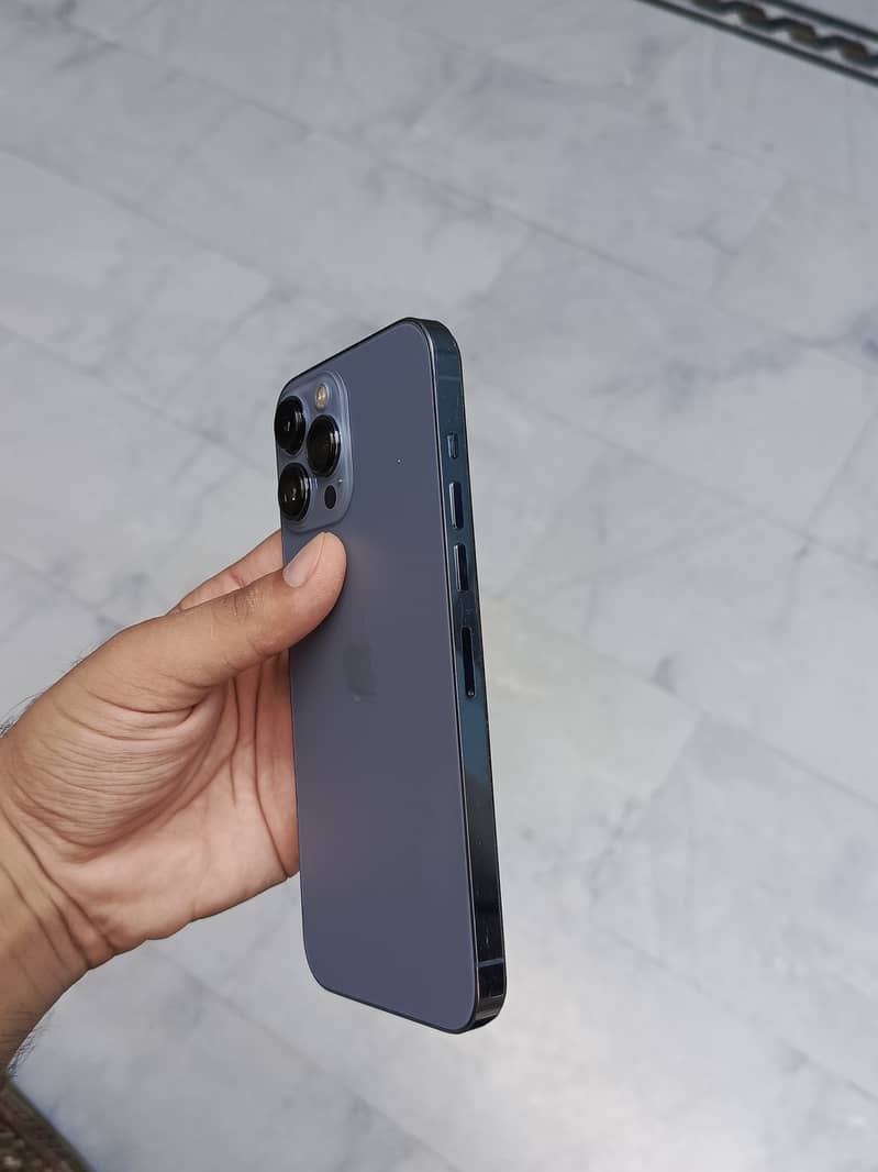 Apple iPhone 13 Pro Max 3